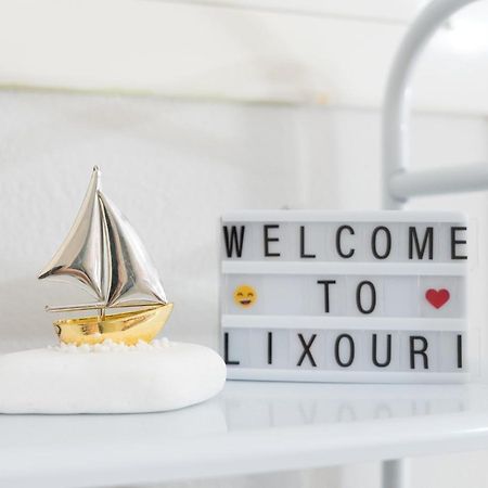 The City Apartment Lixouri Esterno foto