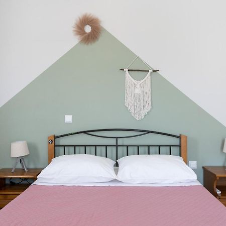The City Apartment Lixouri Esterno foto