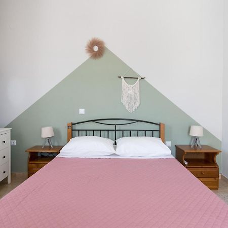 The City Apartment Lixouri Esterno foto