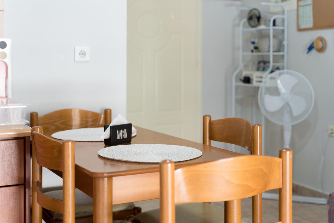 The City Apartment Lixouri Esterno foto