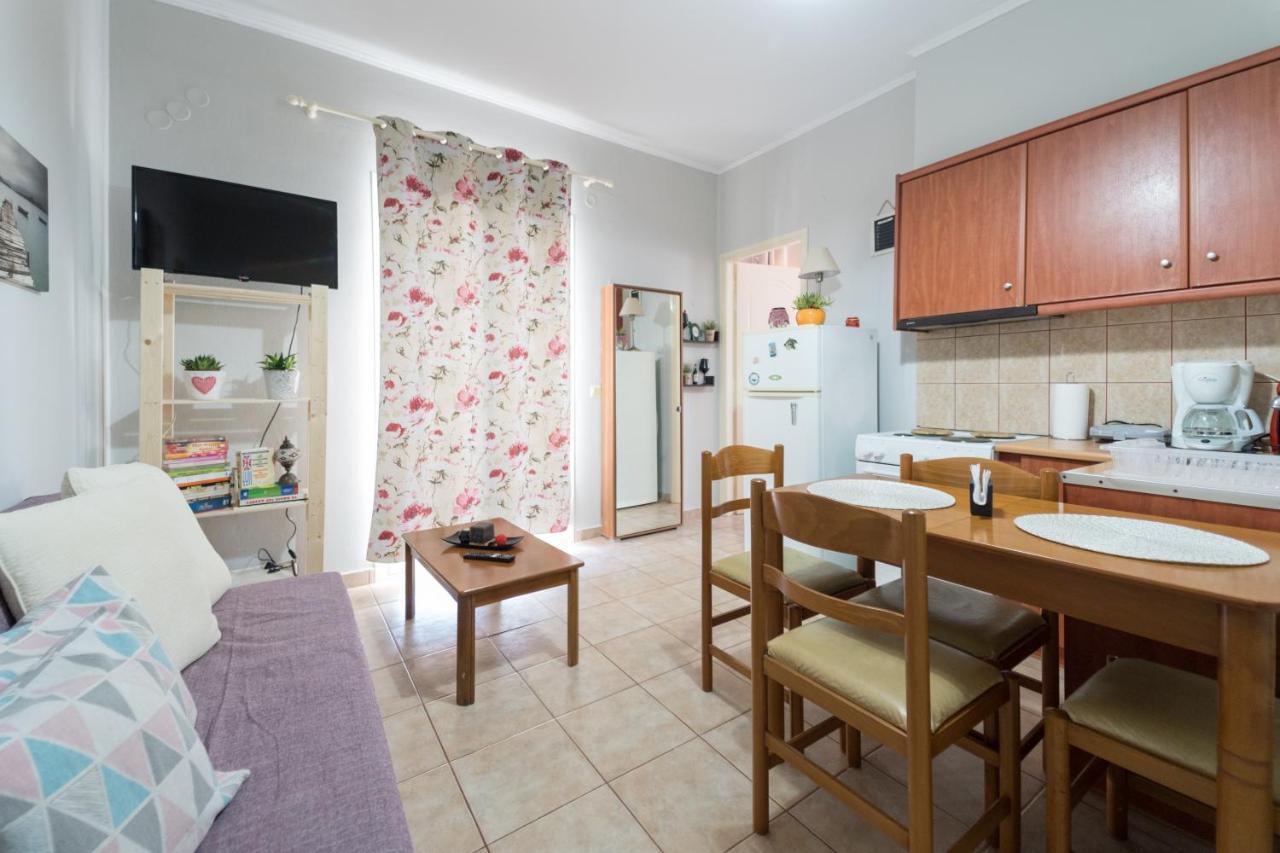 The City Apartment Lixouri Esterno foto