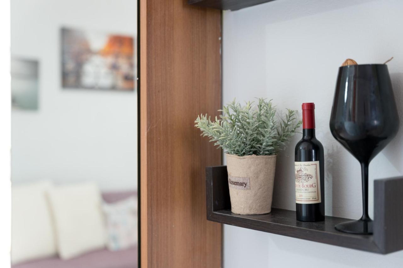 The City Apartment Lixouri Esterno foto