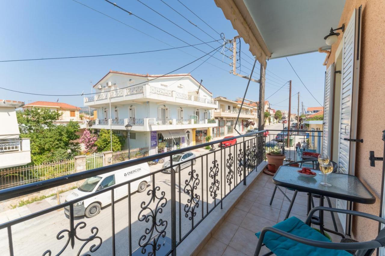 The City Apartment Lixouri Esterno foto