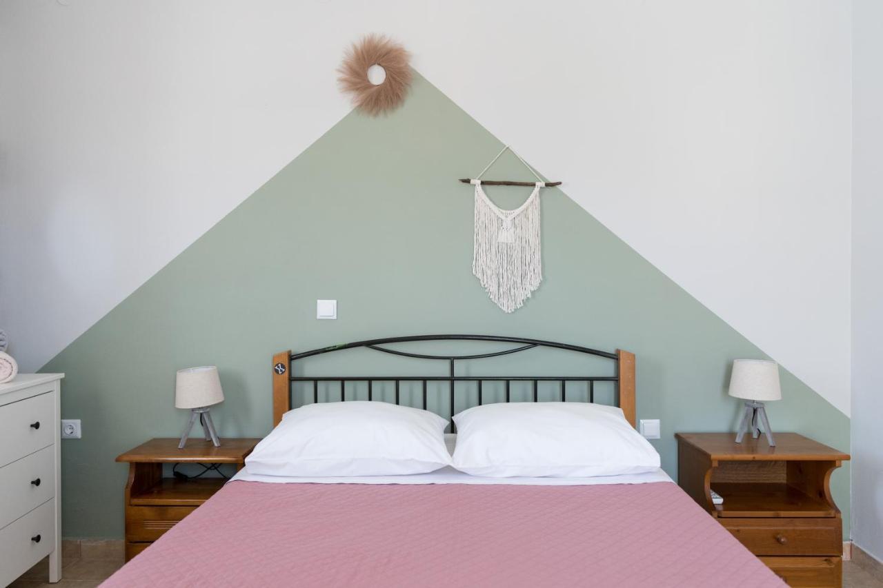 The City Apartment Lixouri Esterno foto