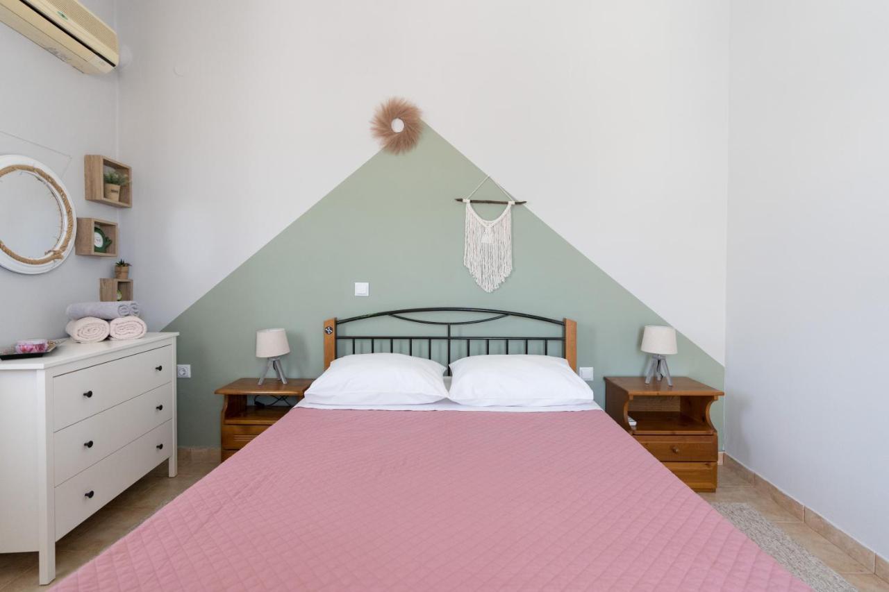 The City Apartment Lixouri Esterno foto