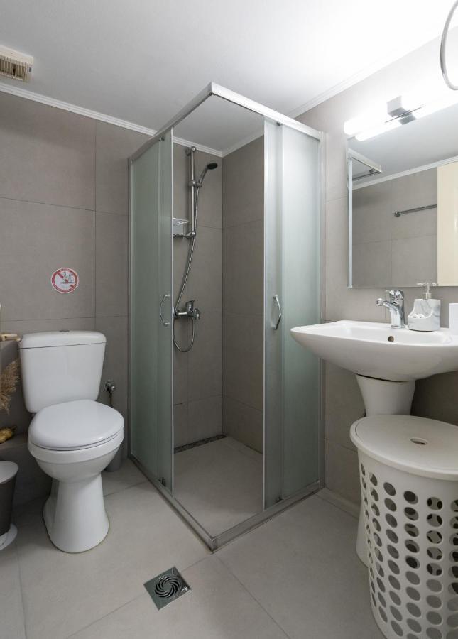 The City Apartment Lixouri Esterno foto