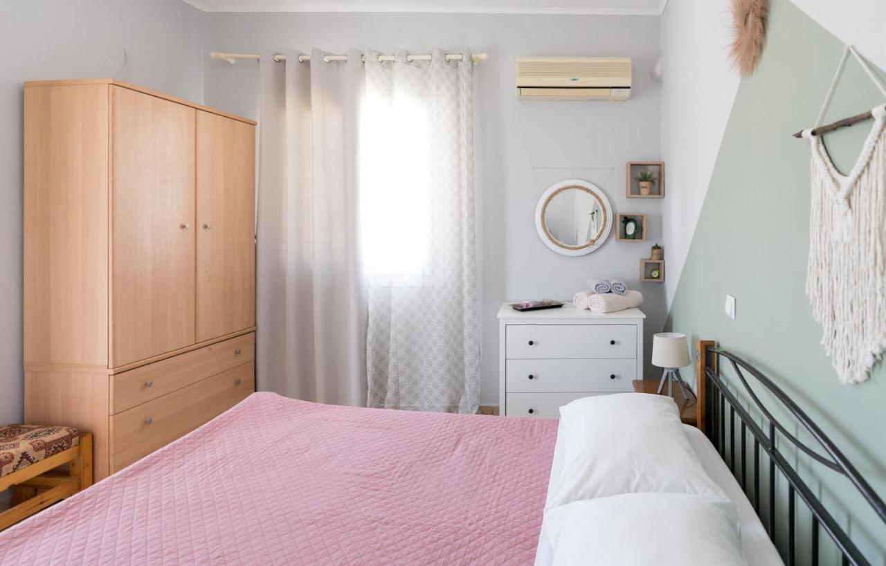 The City Apartment Lixouri Esterno foto